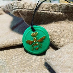 Queen 👑 Bee 🐝 necklace